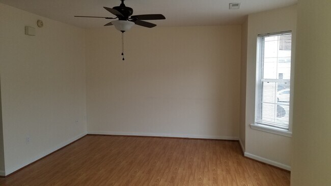 25 Stadium Cir
