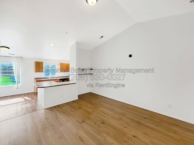 Photo - 2111 E White Oak Ct Unit 201