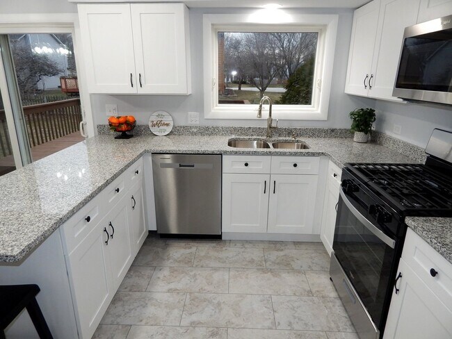 Photo - 2812 Springdale Cir
