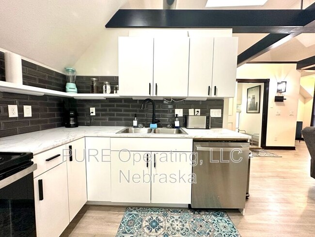 Photo - 2518 Woolworth Ave Unit 3