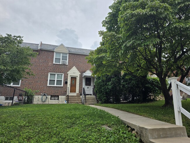 Building Photo - 361 Westpark Ln