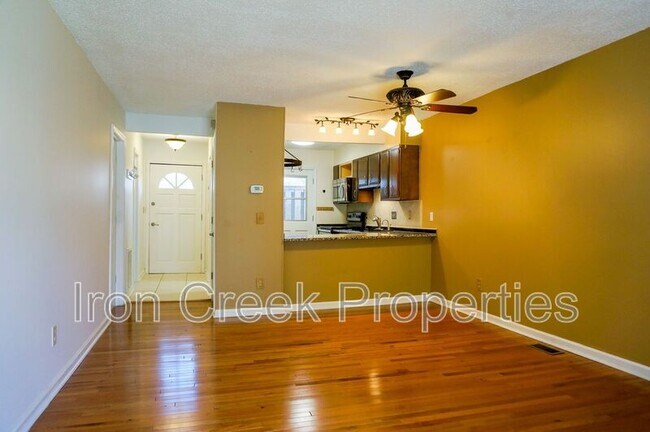 Photo - 137 Colony Dr