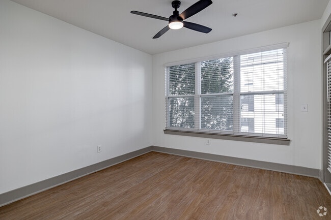 2BR, 2BA - 1,044SF - Living Room