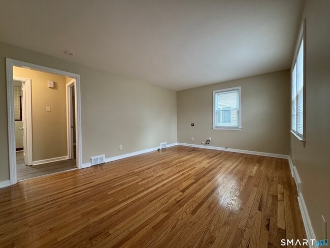 Photo - 56 Sidney St