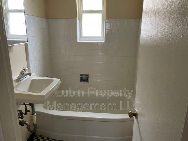 Photo - 1393 Lapaloma St