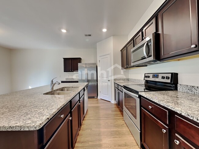 Photo - 200 Orion Way