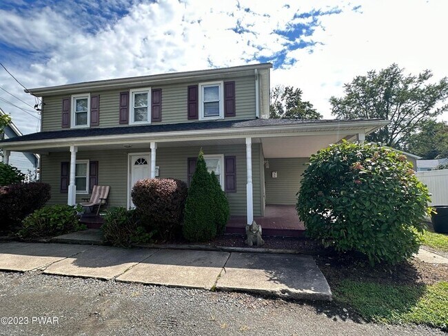 Photo - Great rental, close to stores, restaurants...