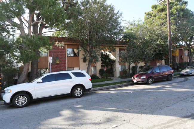 Building Photo - Oak Village Apartments