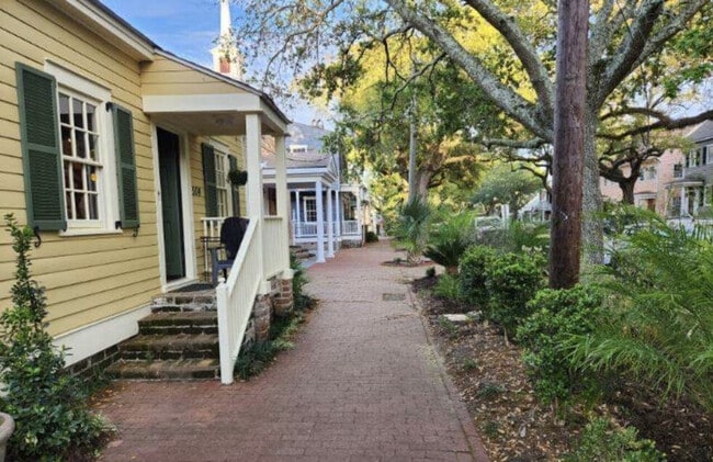 Photo - 504 E Jones St