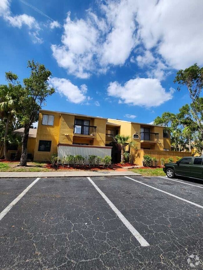 Building Photo - 2935 Winkler Ave Unit APT 1106
