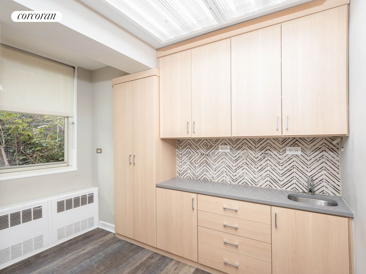 Photo - 185 E 85th St