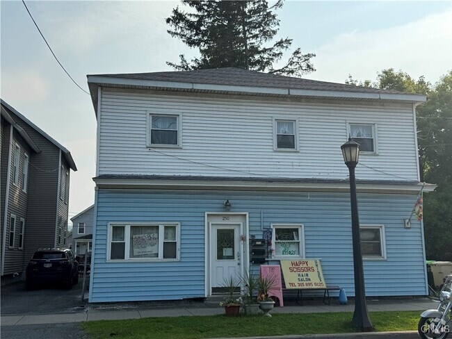 Building Photo - 250 E Main St Rental