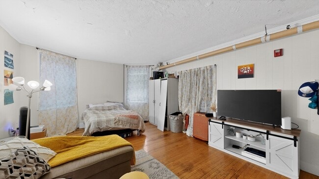 Photo - 1071 Beacon St Unit BR