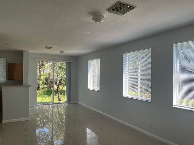 3231 Laurel Ridge Cir