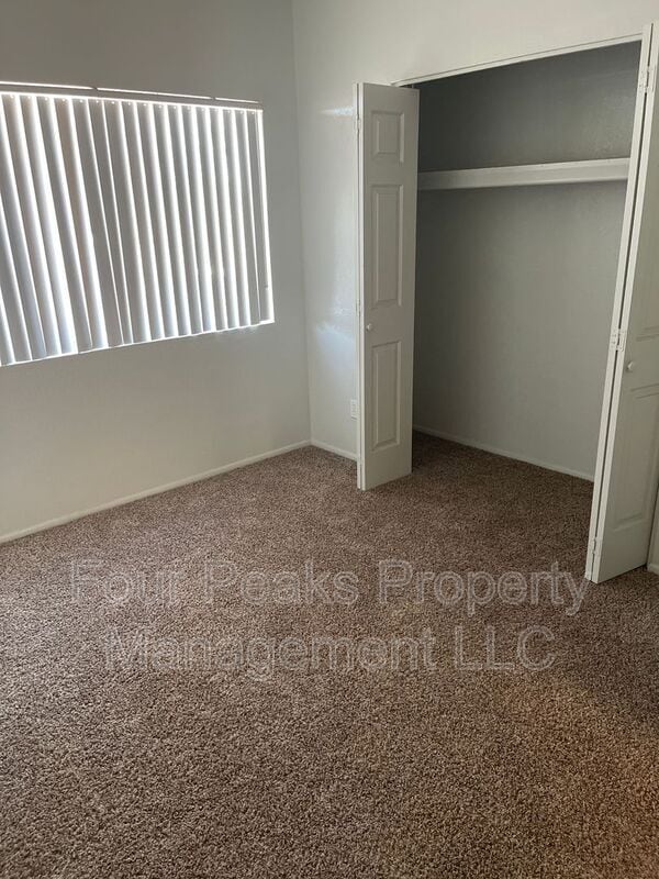 Photo - 2813 E Paradise Ln