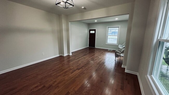 Photo - 7 Havens Ave