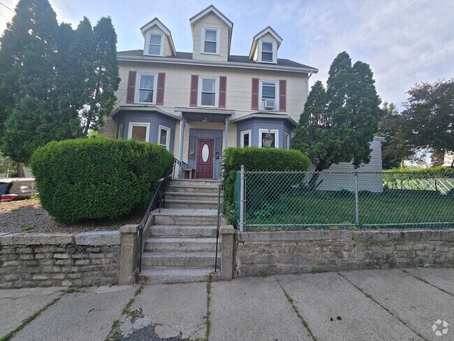 Building Photo - 67 Maynard St Unit 1 Rental