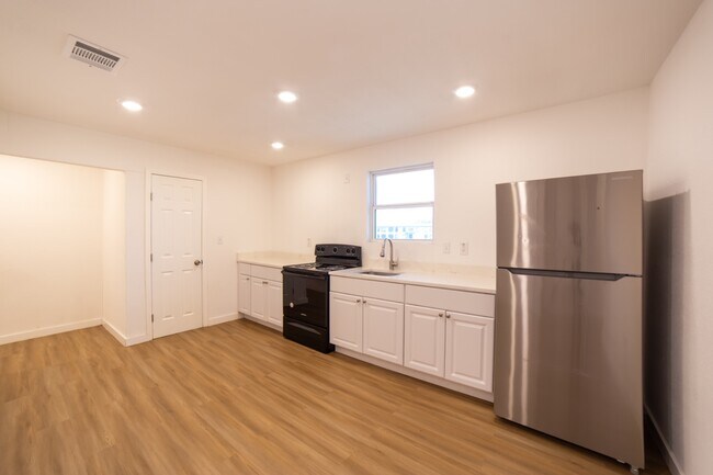 Photo - 2326 Cincinnati Ave