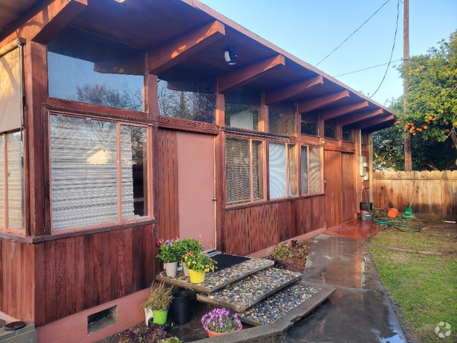 Building Photo - 0000 S Giddings St Rental
