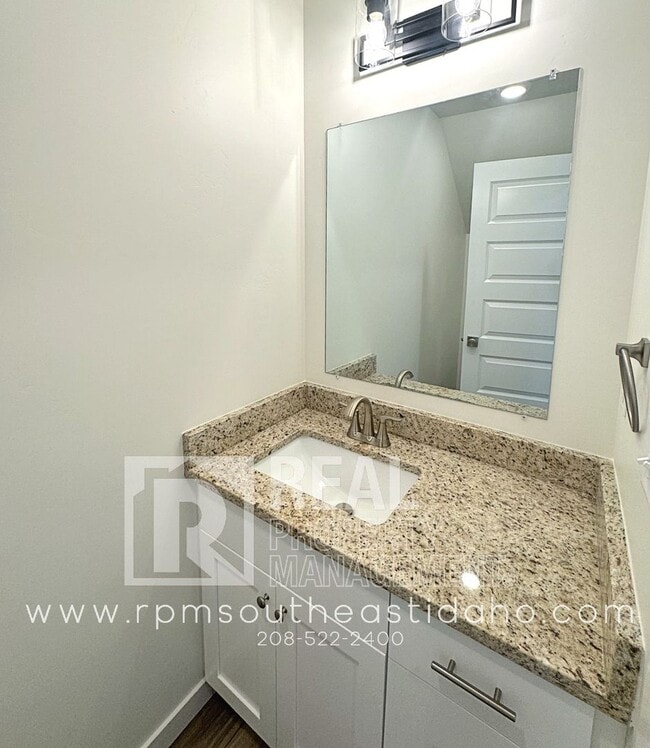 Photo - 845 Golden Bear Ln