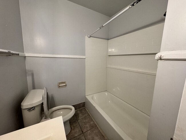 Photo - 2 Bedroom 1 Bath walking Distance to TU