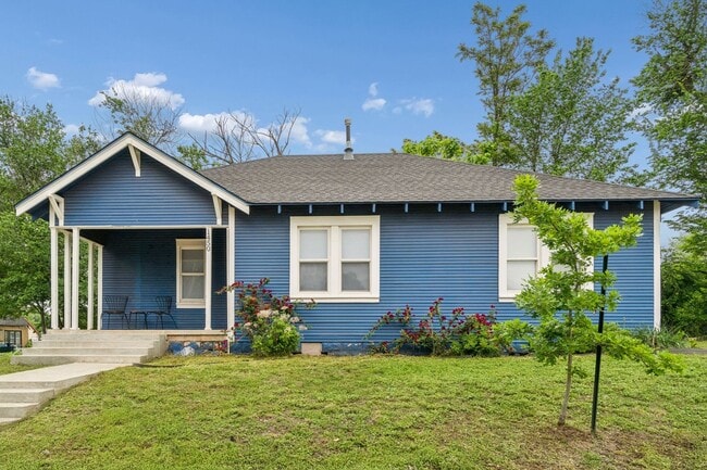 Photo - Charming 3-Bedroom Home with Modern Finishes and Inviting Patio!