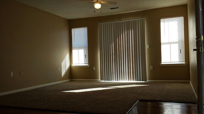 Photo - Peyton Park Apartments