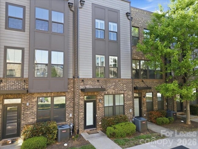 Building Photo - 522 Music Hall Wy