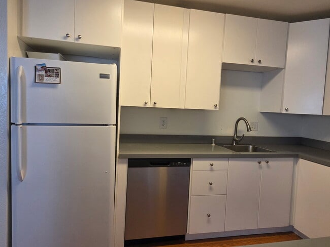 Photo - 2072 Bluebell Dr