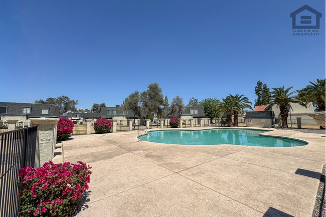 Photo - 3202 W Loma Ln