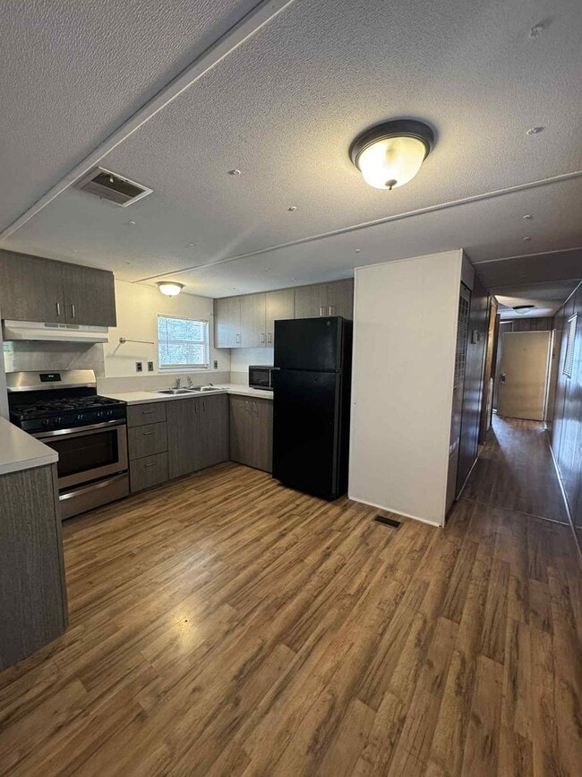 Building Photo - 3 Bedroom 2 Bath - Ruidoso Rental