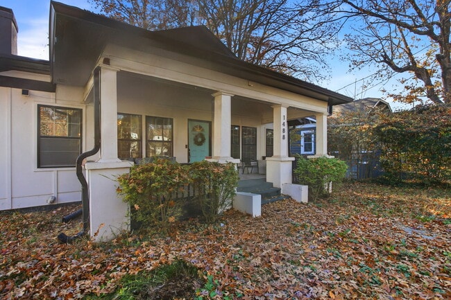 Photo - 1488 Beecher St SW