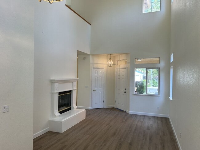 597 Canvasback Ct