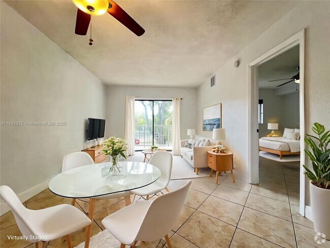 Building Photo - 445 SW 11th St Unit 201 Rental