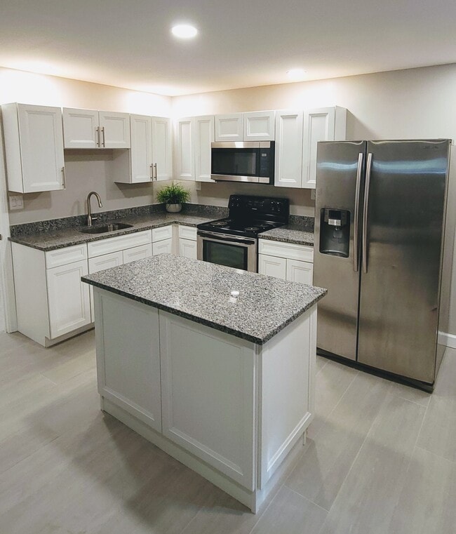 Kitchen - 340 N Lake Jessup Ave Casa