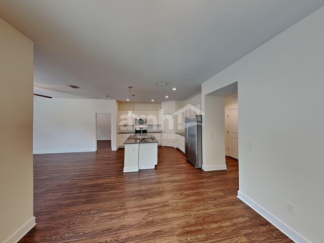 Photo - 233 Crestrun Loop