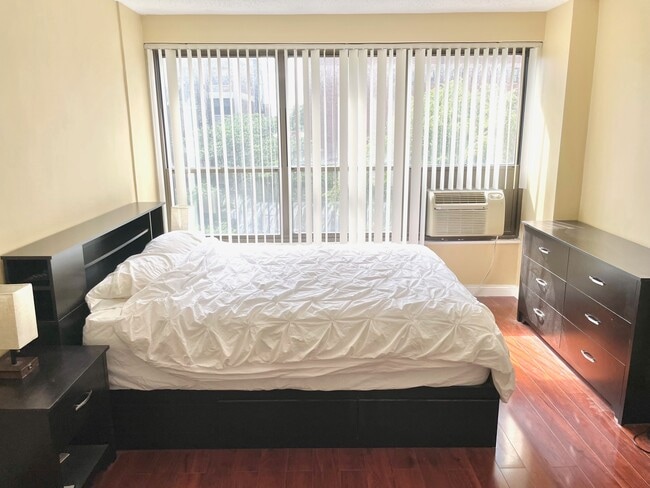 Photo - 2930 N Sheridan Rd Unit Apt 601