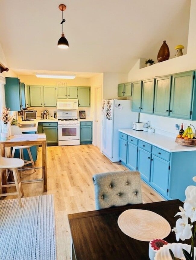 Photo - 1919 Cloverdale Way