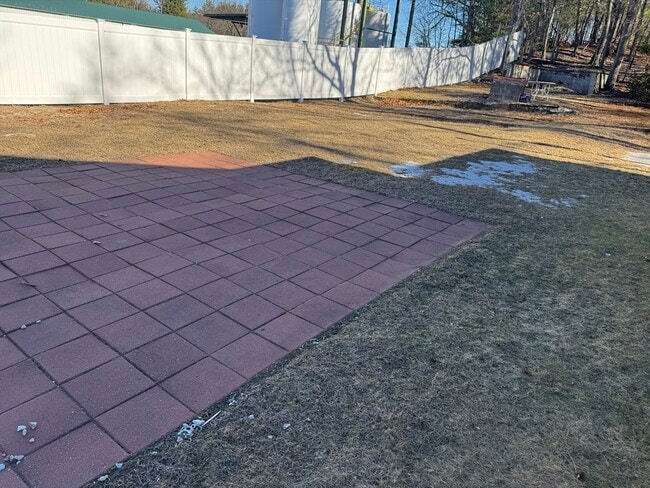 Photo - 261 Litchfield St