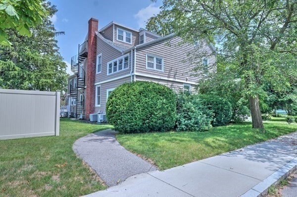 Photo - 37 Walnut Pl Unit 2