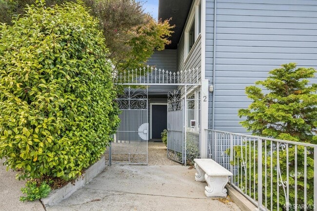 Photo - 2 Glenbrook Ave