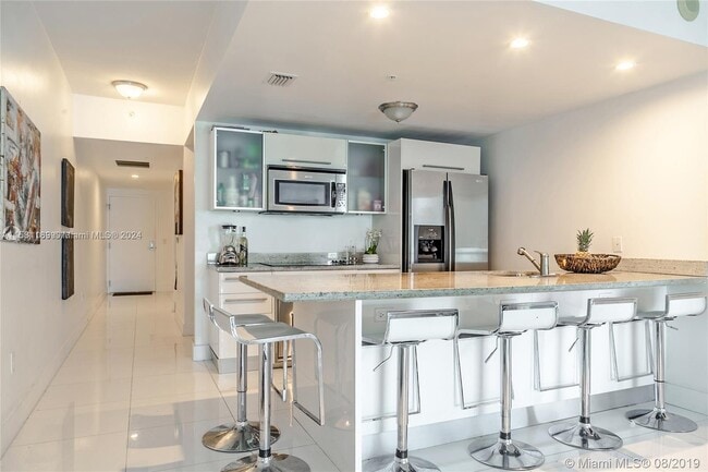 Photo - 185 SW 7th St