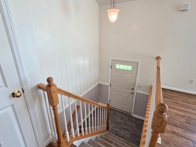 Photo - 521 Fox Ridge Ln