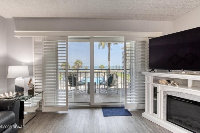2290 Ocean Shore Blvd