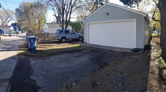 Photo - Spacious 5-Bedroom Home Near the University of Minnesota