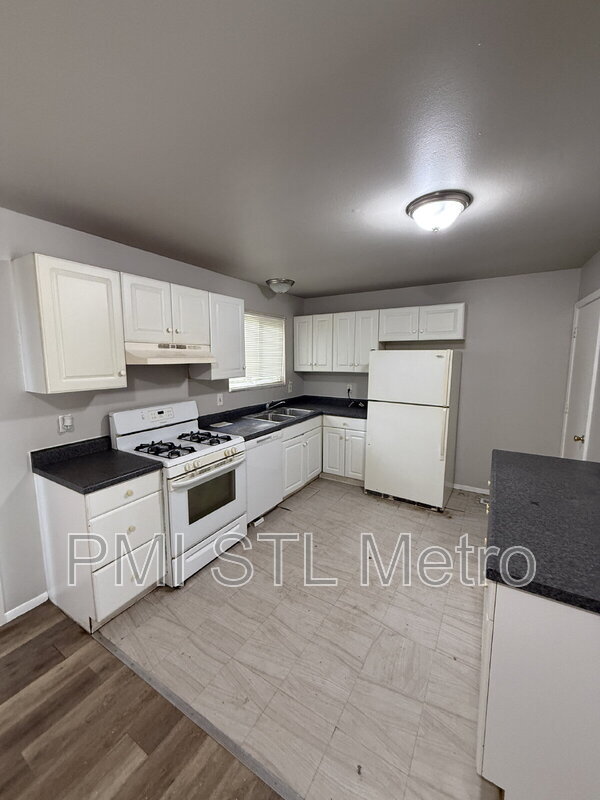 Photo - 10435 Castle Dr