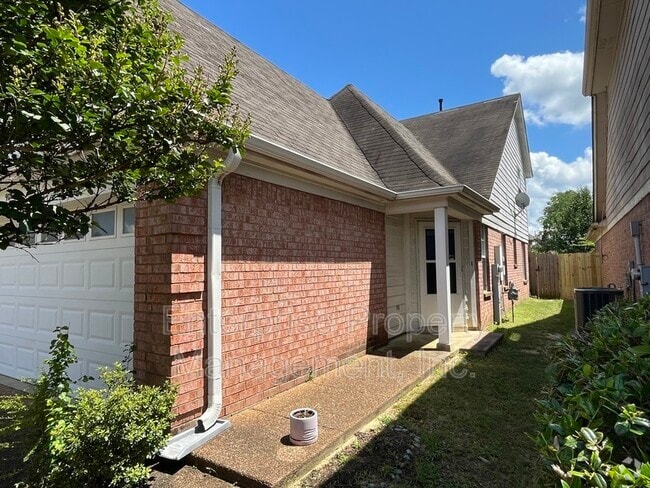Building Photo - 9125 Cinderhill Cove E Rental