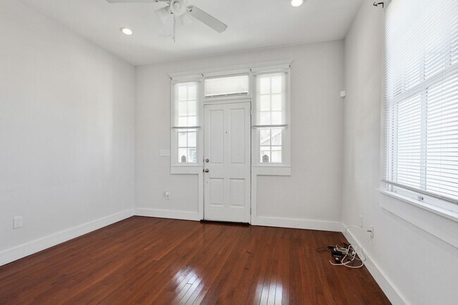 Photo - dfd812 Unit 812