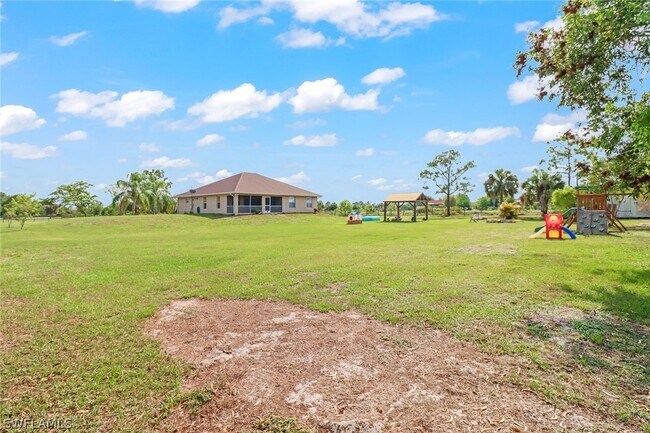 Photo - 2330 45th Ave NE