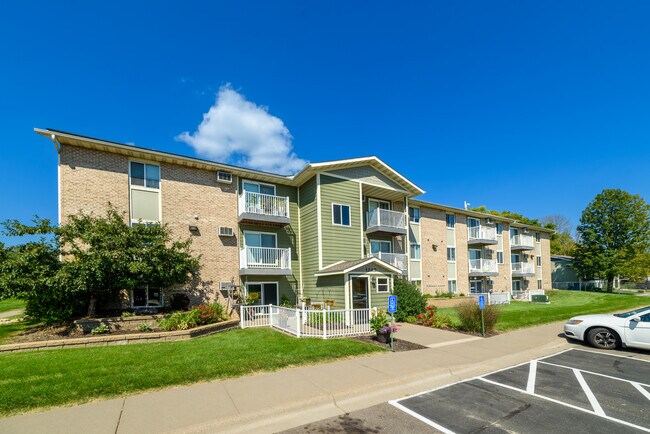 Photo - Seven Pines Apartments